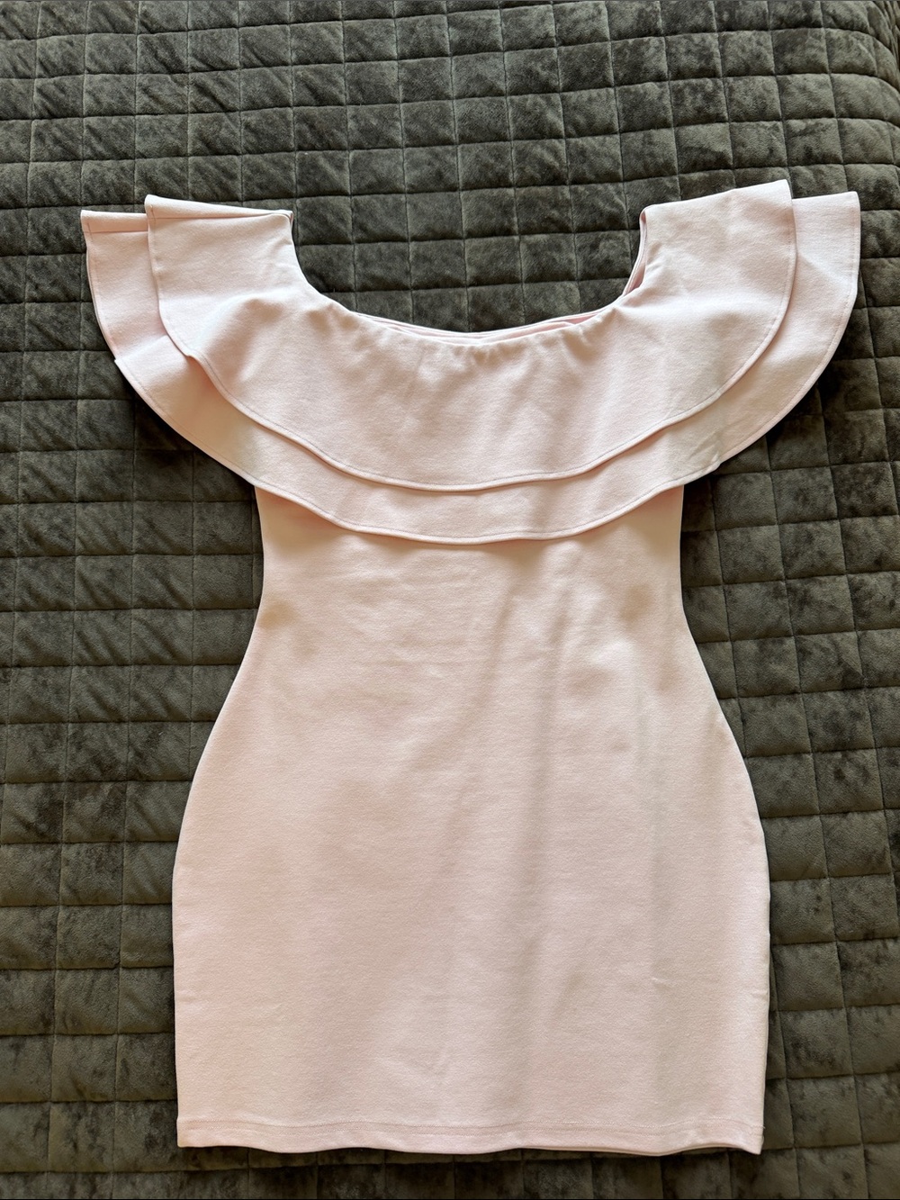 Women’s Off-Shoulder Ruffle Bodycon Dress - Light Pink